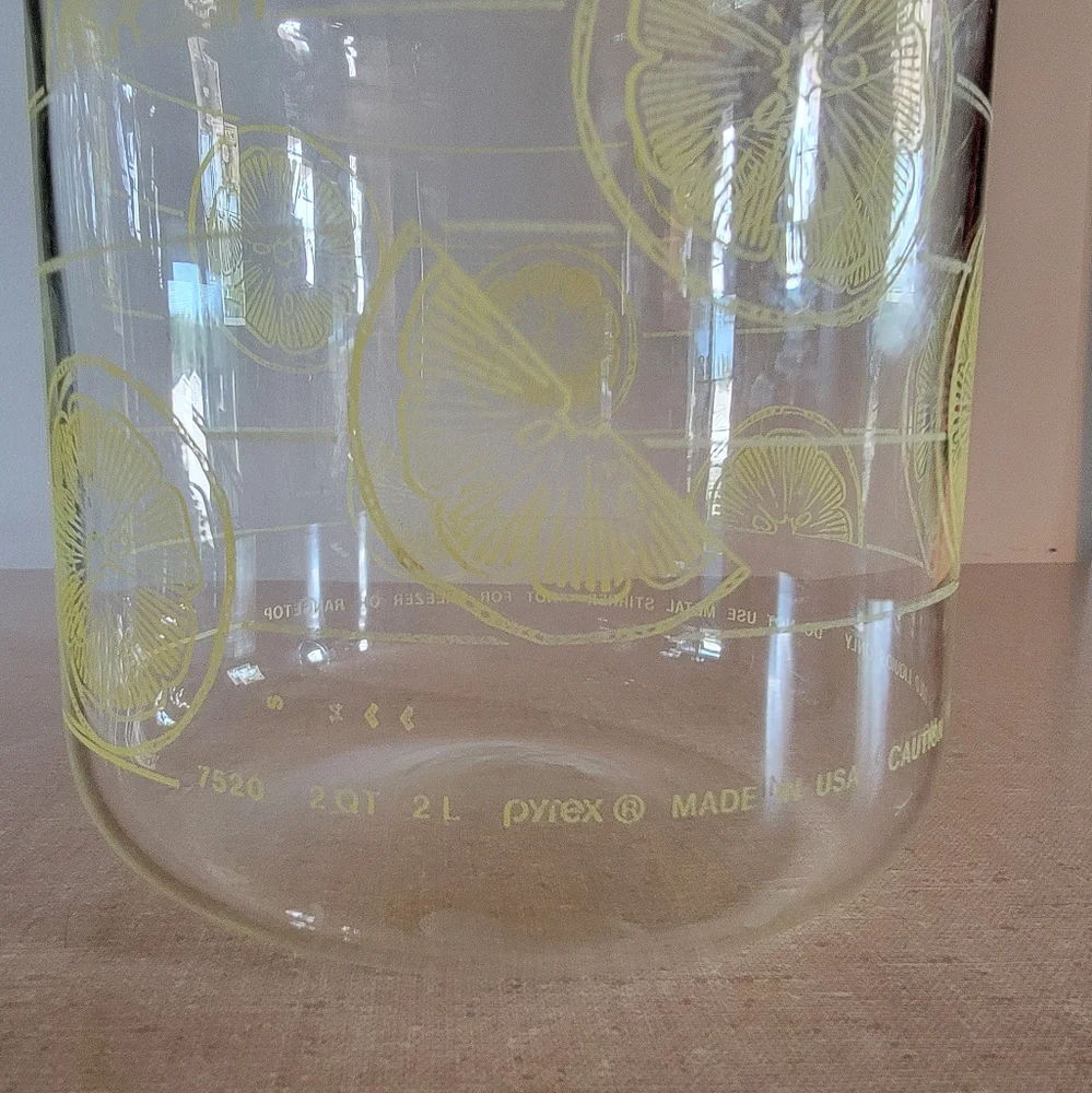 Vintage Pyrex 2 Qt Lemonade Pitcher Lemon Slice USA‎ #7520